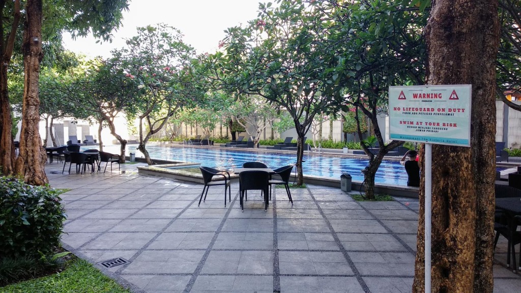 Swimming Pool at The Victoria Hotel Yogyakarta